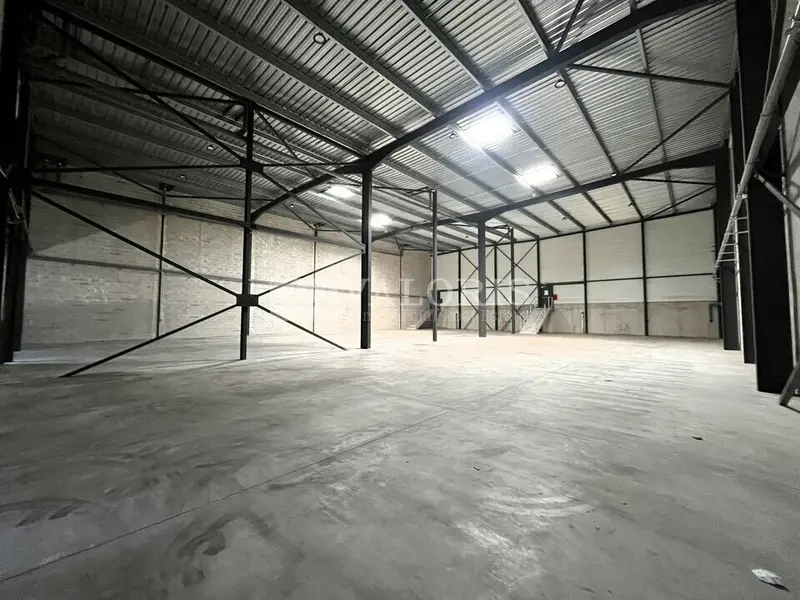 A louer Locaux d'activité 2513m² Aix-en-Provence