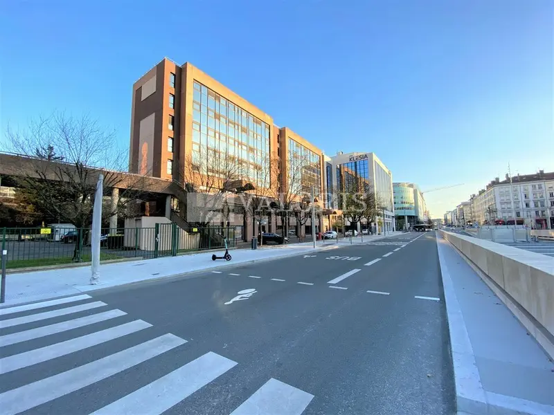 A louer Bureaux 1069m² Lyon 03