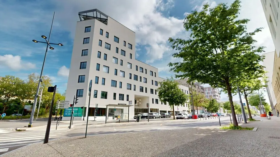 A vendre Local commercial  715m² Lyon 09