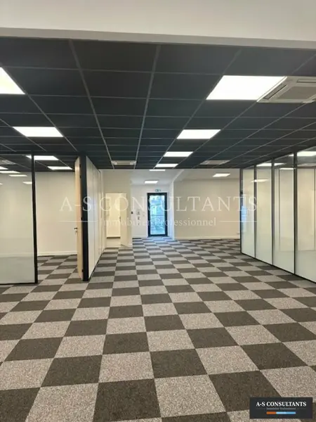 A louer Bureaux 293m² Montagny-les-Lanches