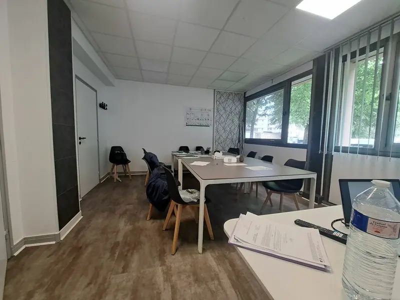 BUREAUX RDV A VENDRE!