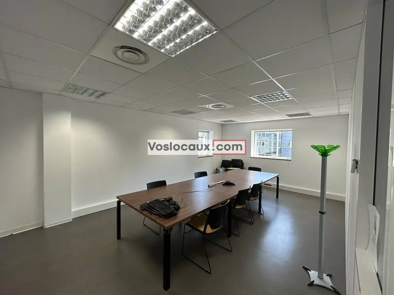 A louer Bureaux 223m² Valbonne