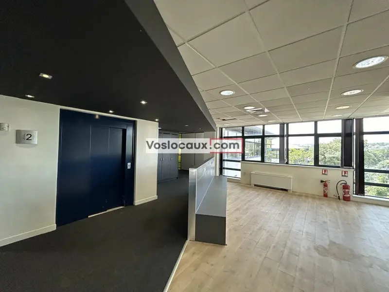 A la location : Bureaux de 730m² à SOPHIA ANTIPOLIS - LES TEMPLIERS