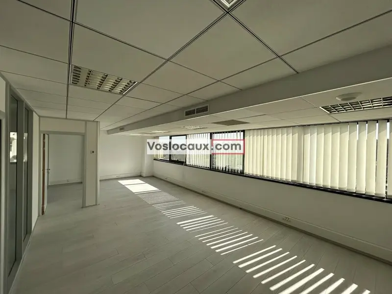 A louer : Bureaux de 120 m² à SOPHIA ANTIPOLIS - LES BOUILLIDES