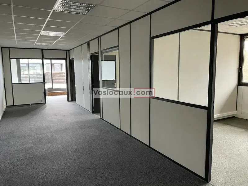 À louer  Bureaux spacieux de 230 m² à Sophia Antipolis