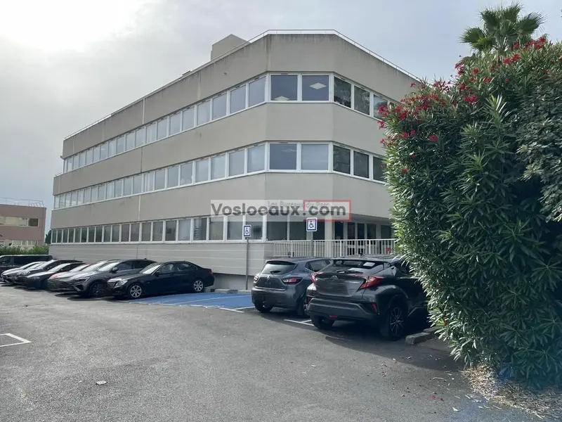 À louer : Bureau de 200 m² à Villeneuve-Loubet