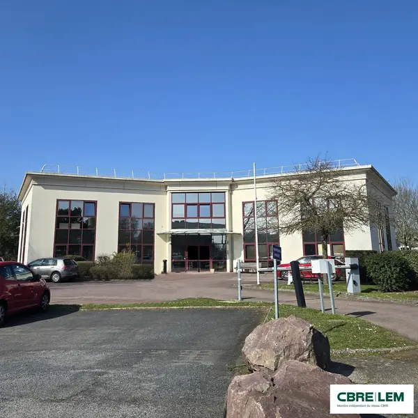 A louer Bureaux 932m² Caen