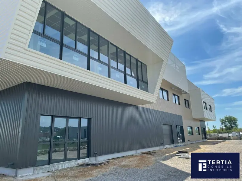 SETE - ZI LES EAUX BLANCHES - LOCAUX D'ACTIVITES - ATELIER