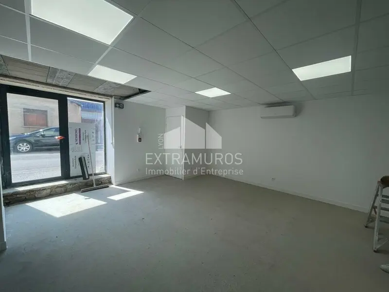 Local commercial de 70m² neuf à Craponne 