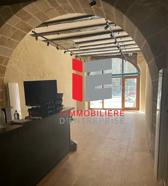 LOCAL COMMERCIAL 70m2 - CENTRE-VILLE D'HENNEBONT