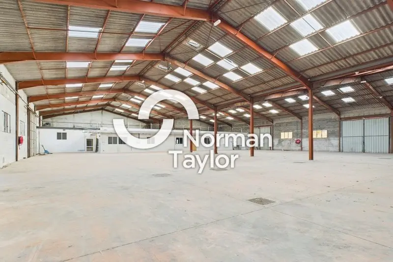 A louer Locaux d'activité 1685m² Perpignan