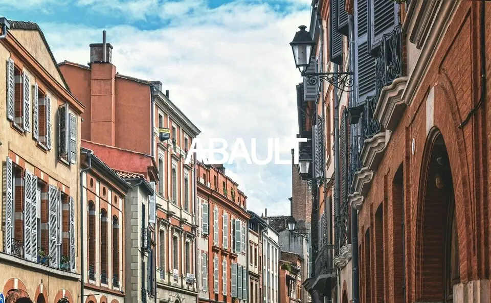 LOCAL COMMERCIAL - HYPERCENTRE - QUARTIER SAINT ETIENNE