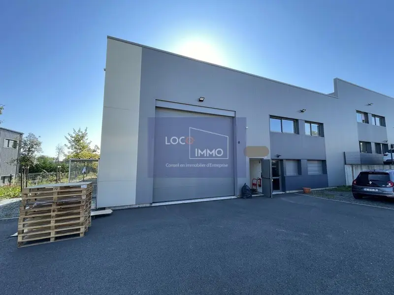 À LOUER  Local d'activité indépendant  Pompignac (33)
