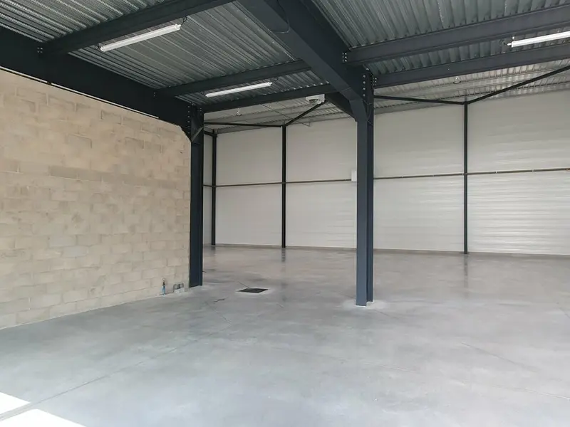 LOCAUX COMMERCIAUX A LOUER