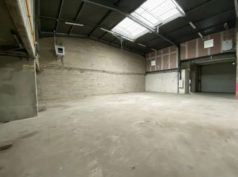 A louer Locaux d'activité 431m² Le Thillay