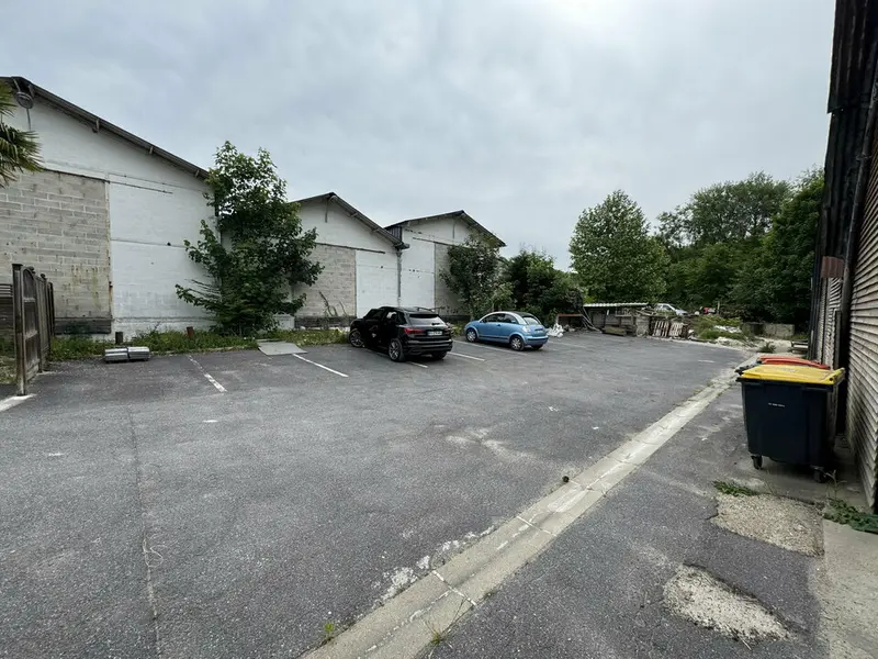 A vendre Locaux d'activité 341m² Presles