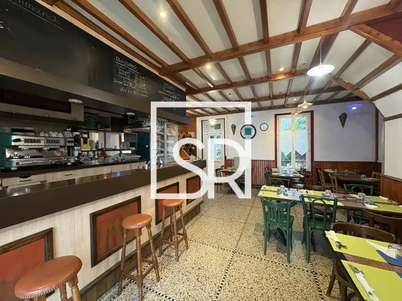 A vendre Local commercial  150m² Clermont-Ferrand