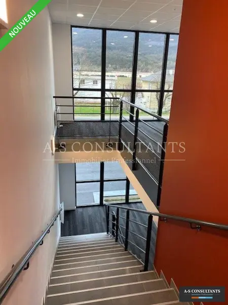 A louer Locaux d'activité 125m² Challes-les-Eaux