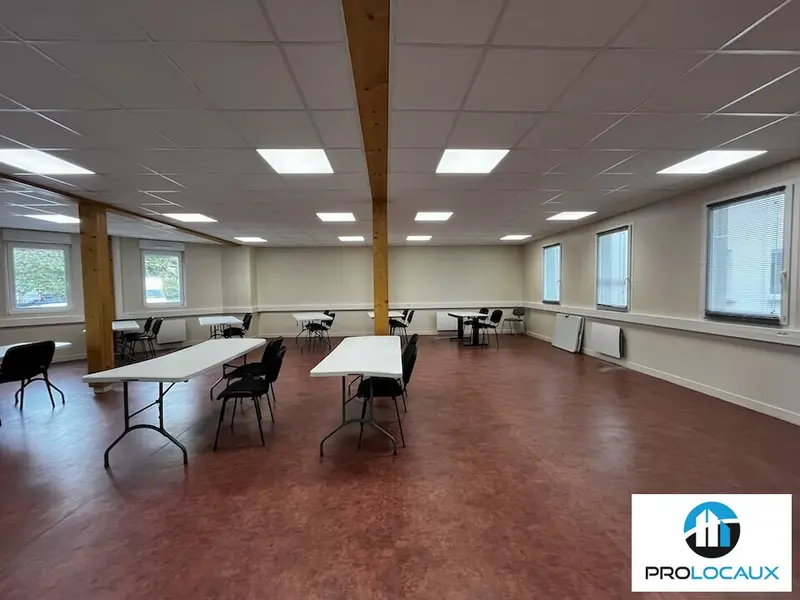 A louer Bureaux 114m² Creil