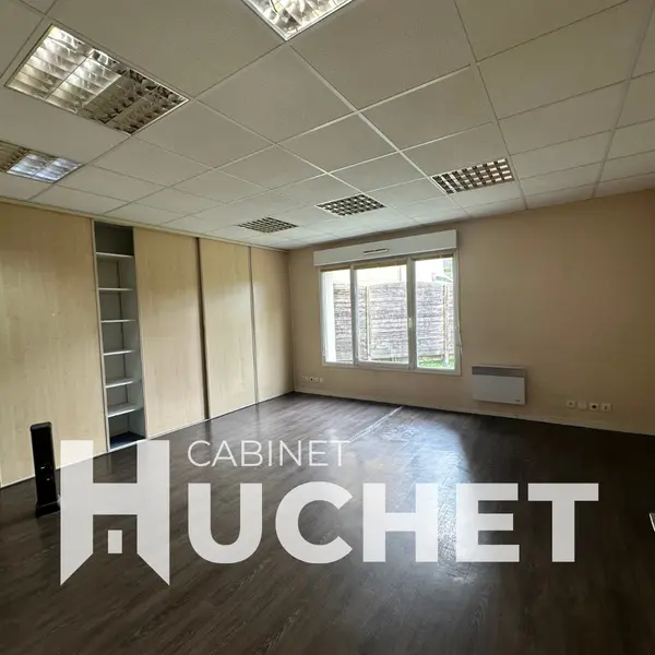 14. CALVADOS Vente de bureaux de 220 m2 au nord de CAEN.