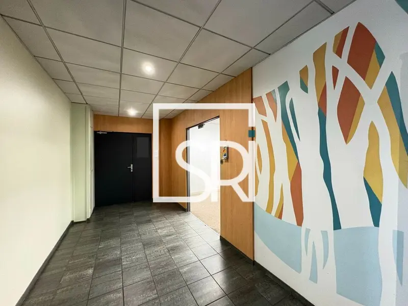 LOCATION BUREAUX MEUBLES 66 M² - CLERMONT-FERRAND 63100