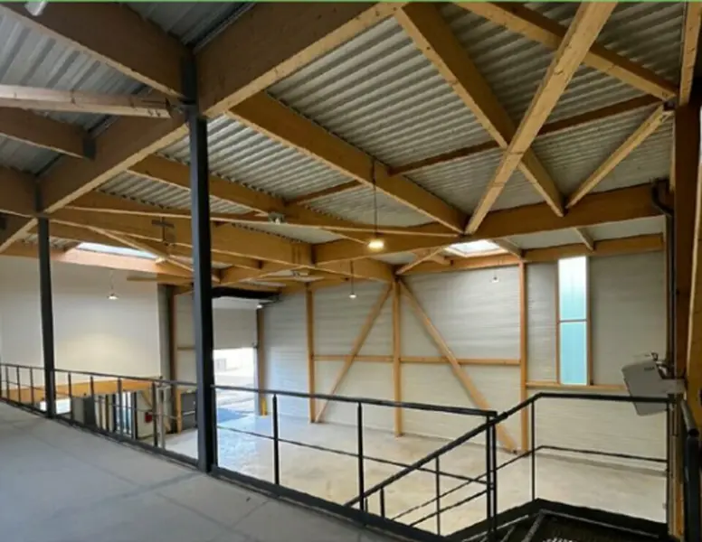 A louer Locaux d'activité 872m² Chanteloup-en-Brie