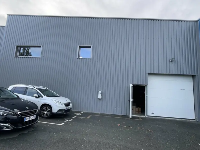 À louer  Cellule d'activités  Yvrac (33)