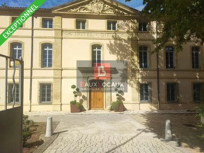 LOCATION BUREAUX 225 m² LAMBESC