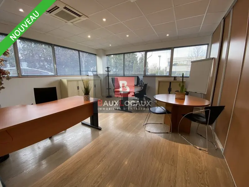 A LOUER BUREAUX  EN RDC DE 135 M²  ENVIRON AVIGNON AGROPARC 