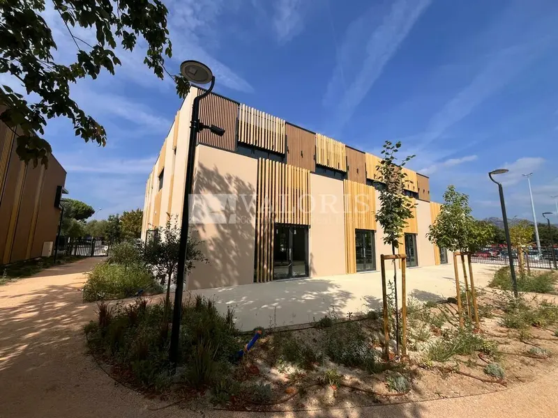 A louer Local commercial  1227m² Aubagne