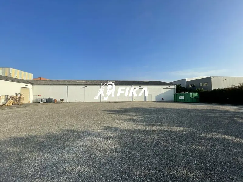 A LOUER LOCAL D'ACTIVITE 1 200 m² - (81000) ALBI