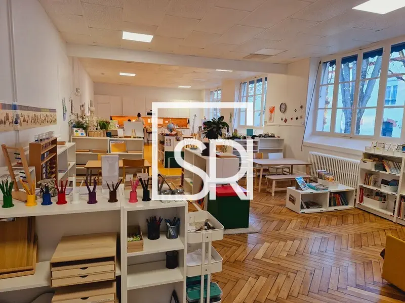 OPPORTUNITÉ  SITE POLYVALENT ET DIVISIBLE 400 M²  03200 - VICHY