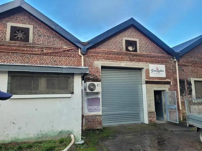 A louer Locaux d'activité 245m² Le Houlme