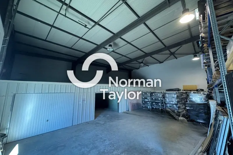 A louer Locaux d'activité 400m² Saint-Jean-de-Védas