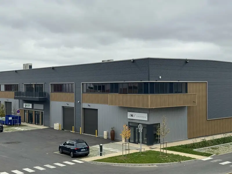 LOCAUX D'ACTIVITES NEUFS A LOUER DISPONIBLES IMMEDIATEMENT