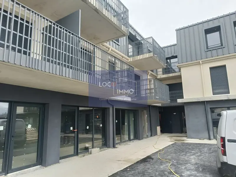 A vendre Local commercial  91.24m² Béguey