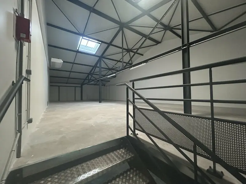 Bâtiment d'activité neuf  1 070 m²  Zone de Bissy, Chambéry