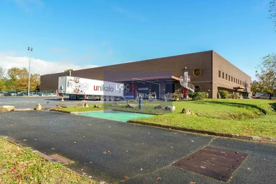 A louer Entrepôt 8927m² Canéjan