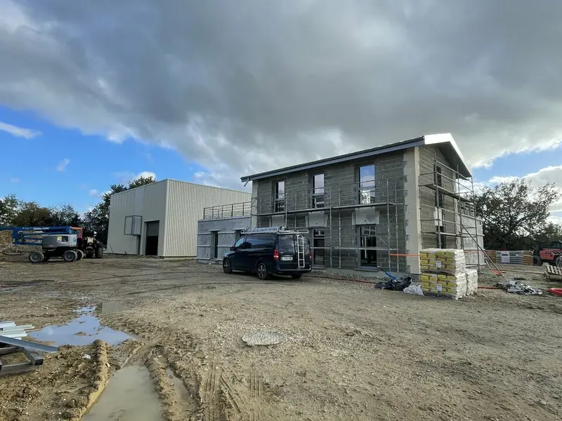 BATIMENTS DE BUREAUX ET D'ACTIVITÉS À VENDRE - ARTIGUES-PRÈS-BORDEAUX