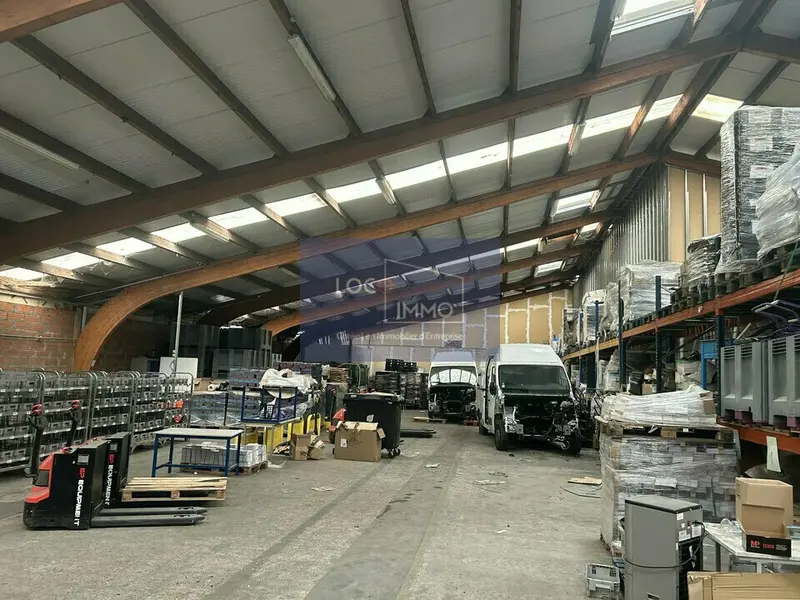 A louer Locaux d'activité 1050m² Gradignan