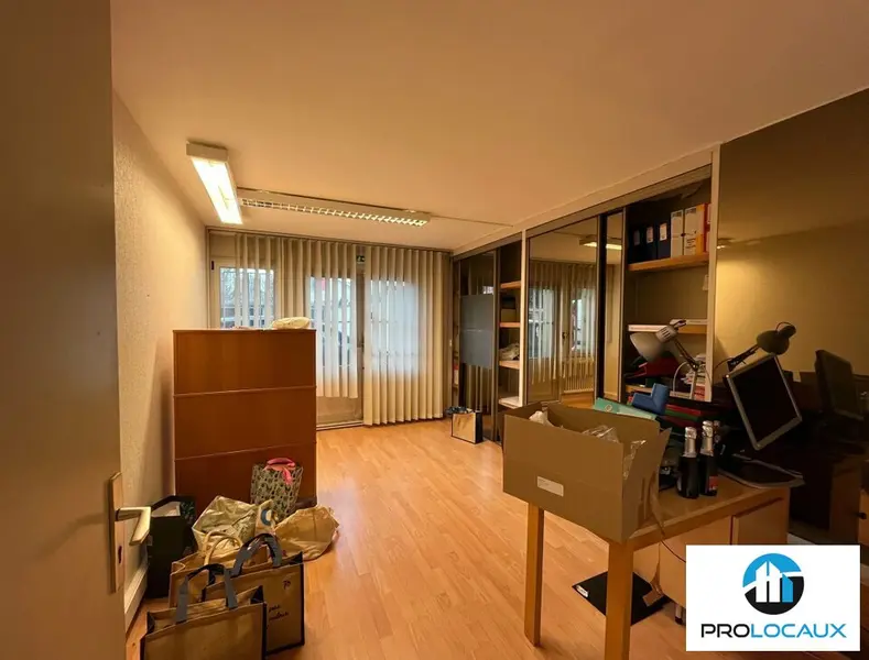 A louer Local commercial  193m² Grenoble