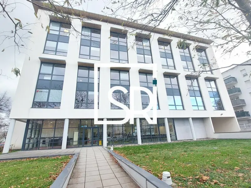 A louer Bureaux 463.89m² Clermont-Ferrand