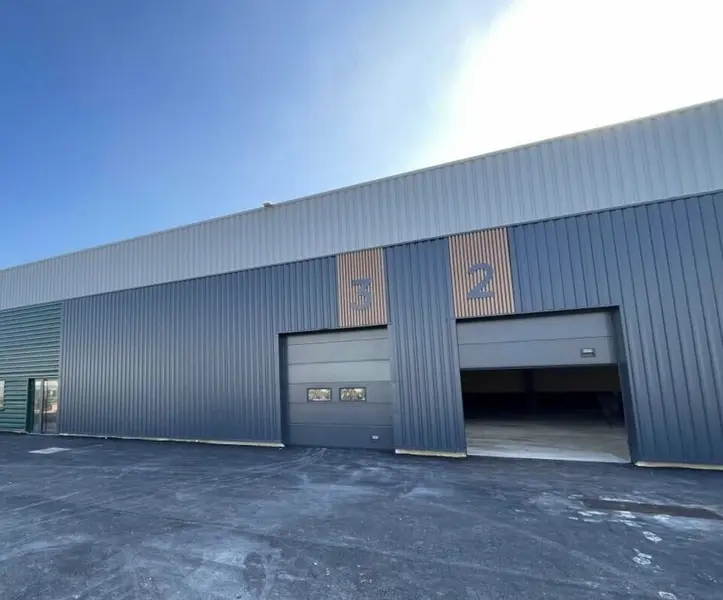 A VENDRE  ROUEN PETITE COURONNE  CELLULE D'ACTIVITÉS  