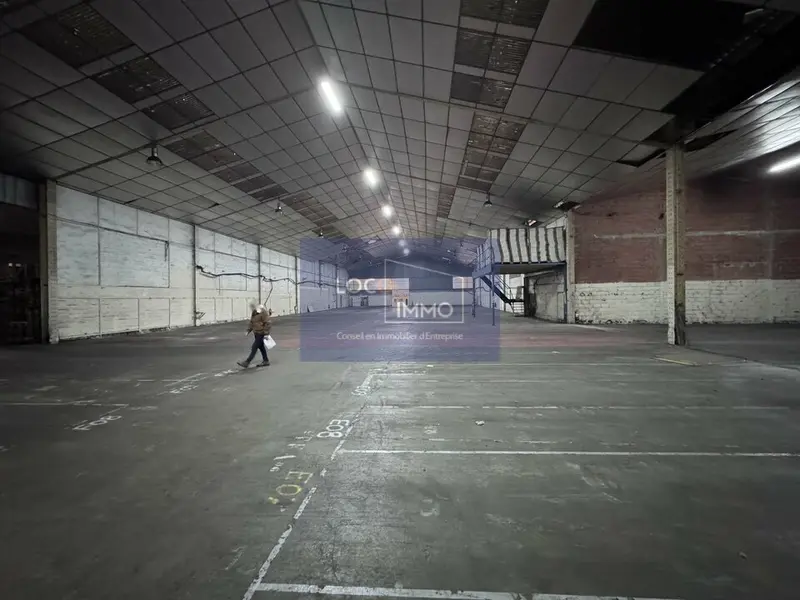 A louer Entrepôt 9591.7m² Floirac