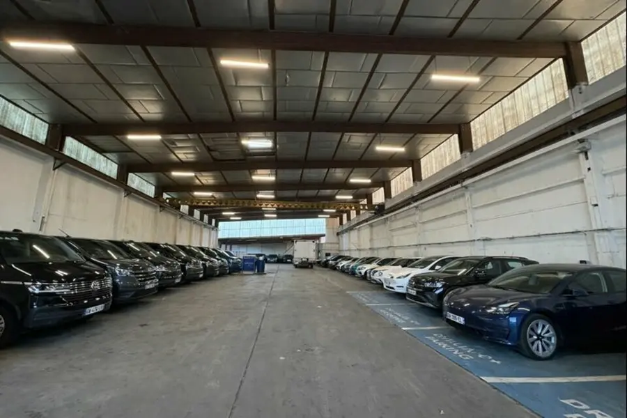 Entrepôt 1 295 m² à louer  Mérignac  Parking extérieur 1 000 m²