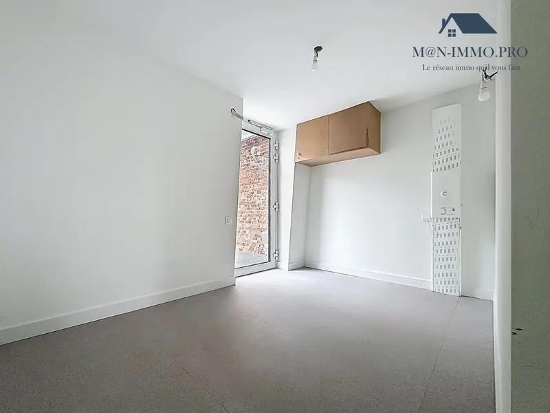 Bureau 45 m² cloisonné