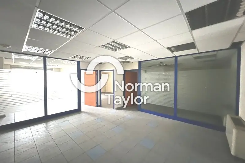 A louer Local commercial  242m² Perpignan