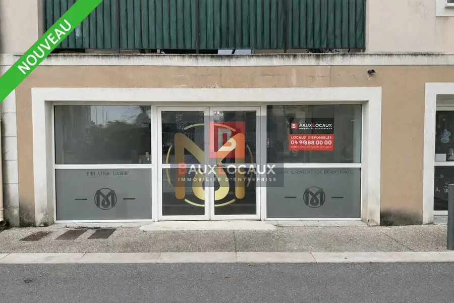 À louer  Local commercial à Montfavet de 71m² - Excellent état