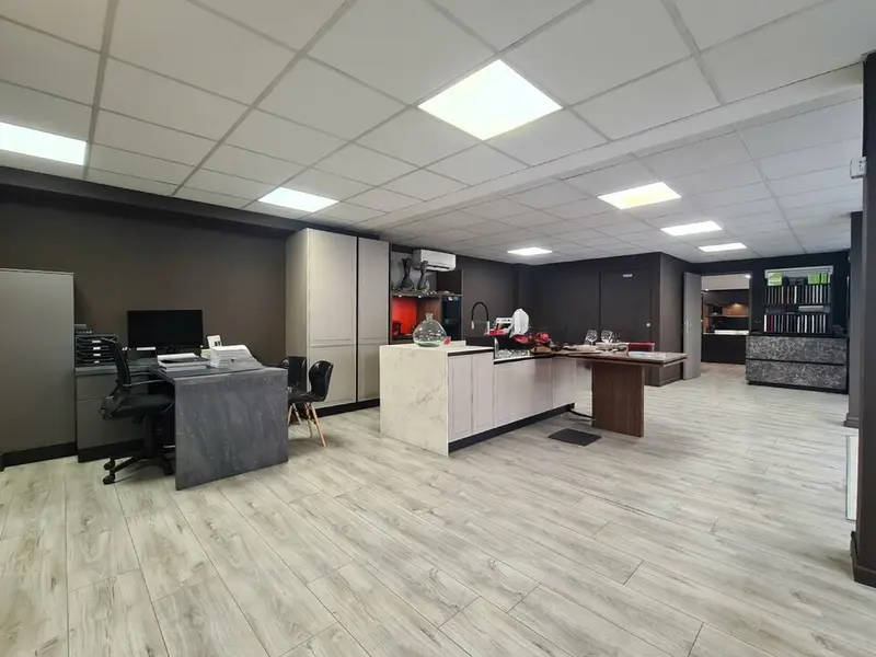 Fonds de commerce à vendre - Mode et accessoires - Cannes (06400) - 500 000 €