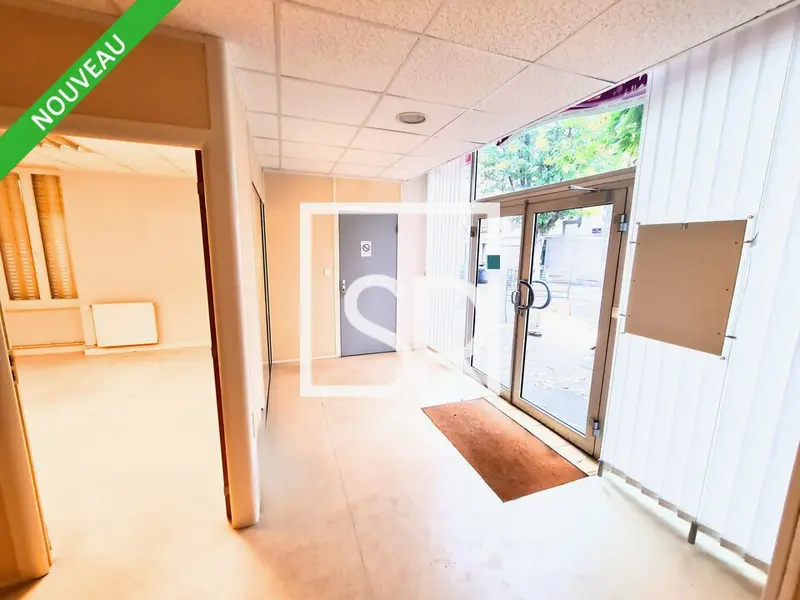 LOCATION LOCAL COMMERCIAL - QUARTIER GARE - 63000 CLERMONT-FERRAND